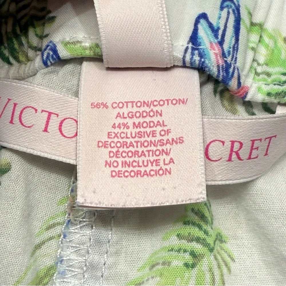Victoria's Secret 2 pc Set - Parrot and Floral Print Sleepwear Shorts - Size SP